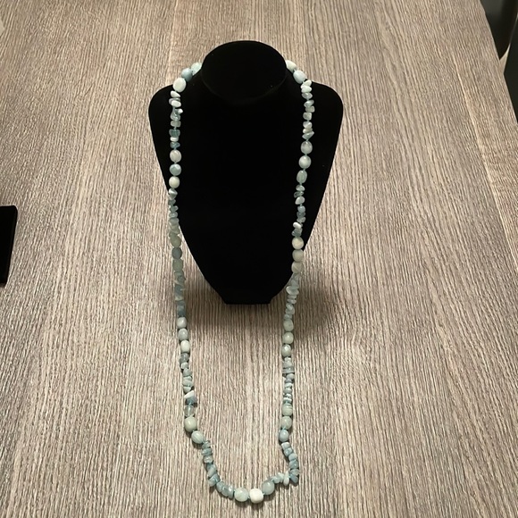 Pale blue stone necklace - Picture 1 of 9